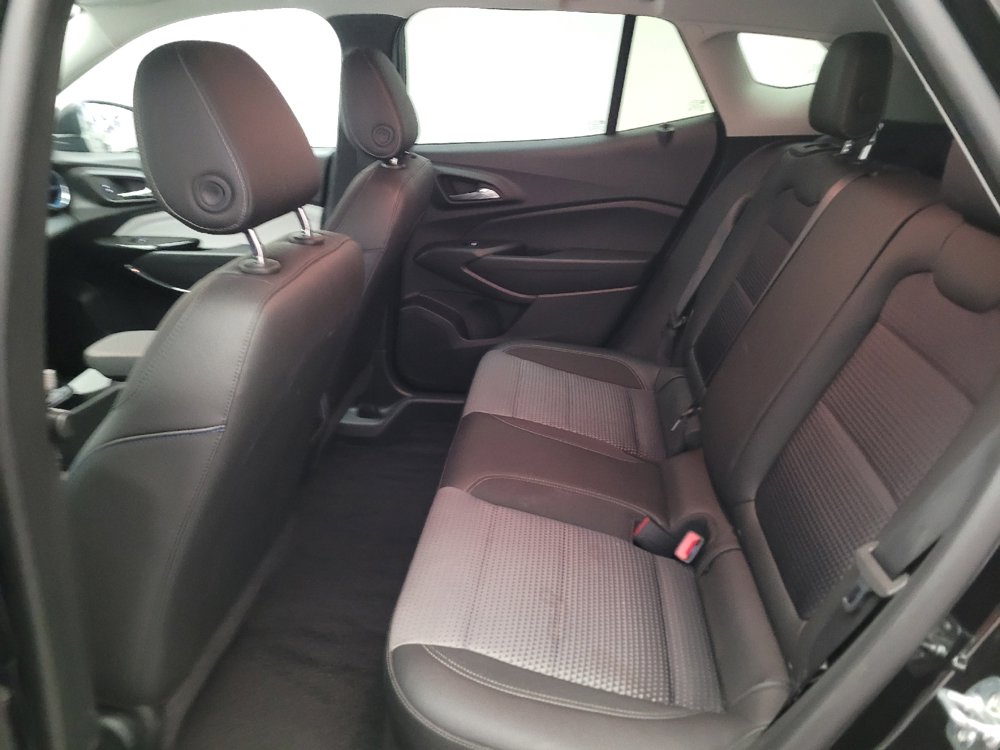 Used 2025 Chevrolet Trax LT w/ LT Convenience Package FWD image 18