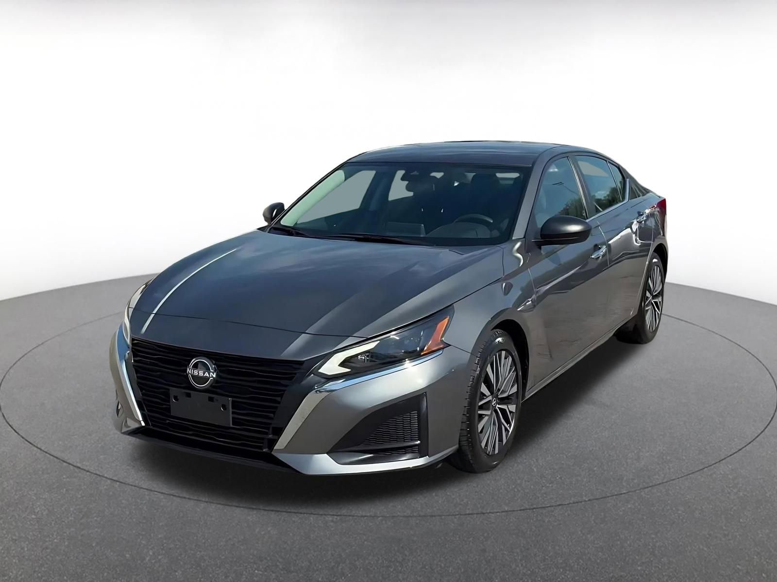 Used 2024 Nissan Altima 2.5 SV FWD image 7
