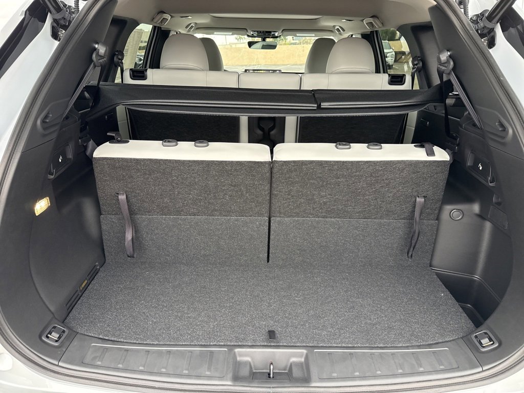 New 2025 Mitsubishi Outlander SE image 27