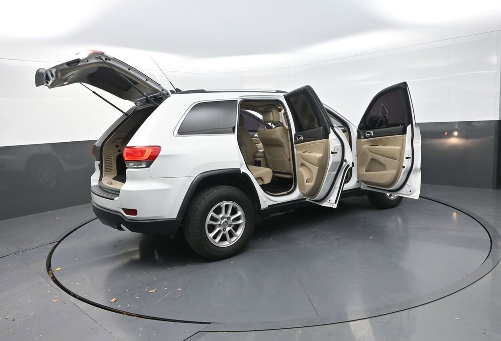 Used 2019 Jeep Grand Cherokee Laredo AWD/4WD image 37
