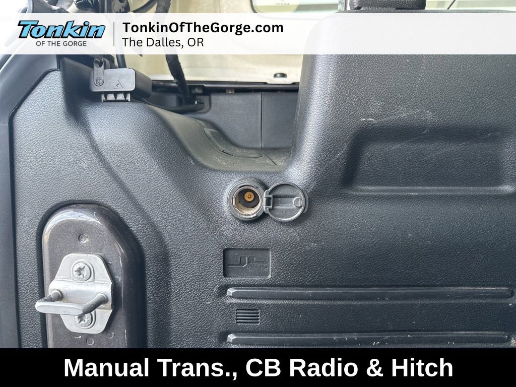 Used 2018 Jeep Wrangler Unlimited Sahara AWD/4WD image 6