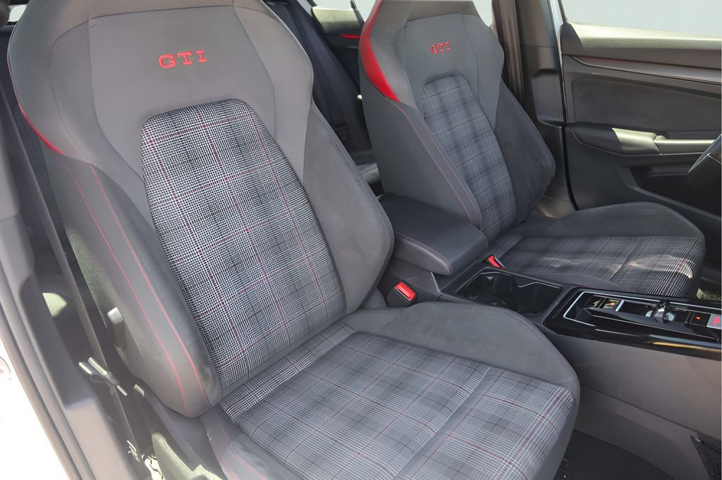 Used 2023 Volkswagen GTI 40th Anniversary Edition FWD image 30
