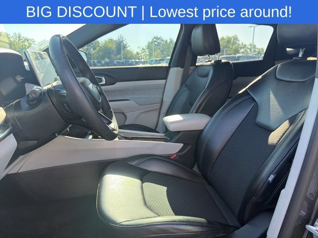 Used 2023 Jeep Compass Latitude AWD/4WD image 25