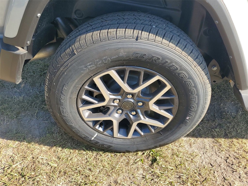 Used 2024 Jeep Wrangler Sahara image 7