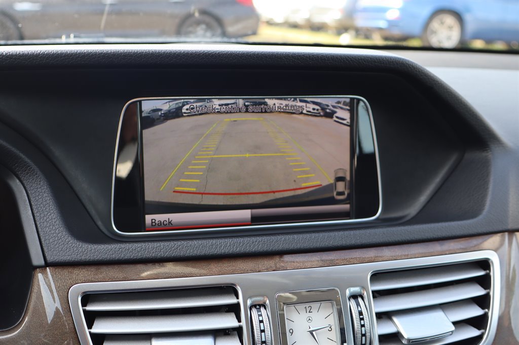 Used 2014 Mercedes-Benz E 250 BlueTEC Sedan image 28