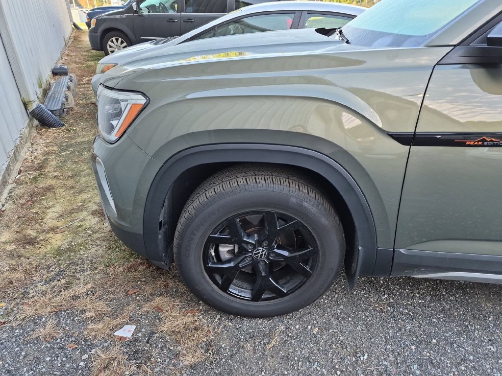Used 2024 Volkswagen Atlas Peak Edition SE AWD/4WD image 6
