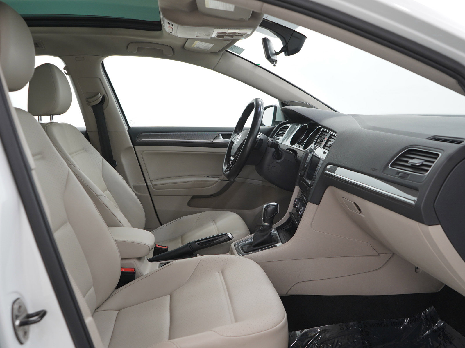 Used 2017 Volkswagen Golf Alltrack SE image 12