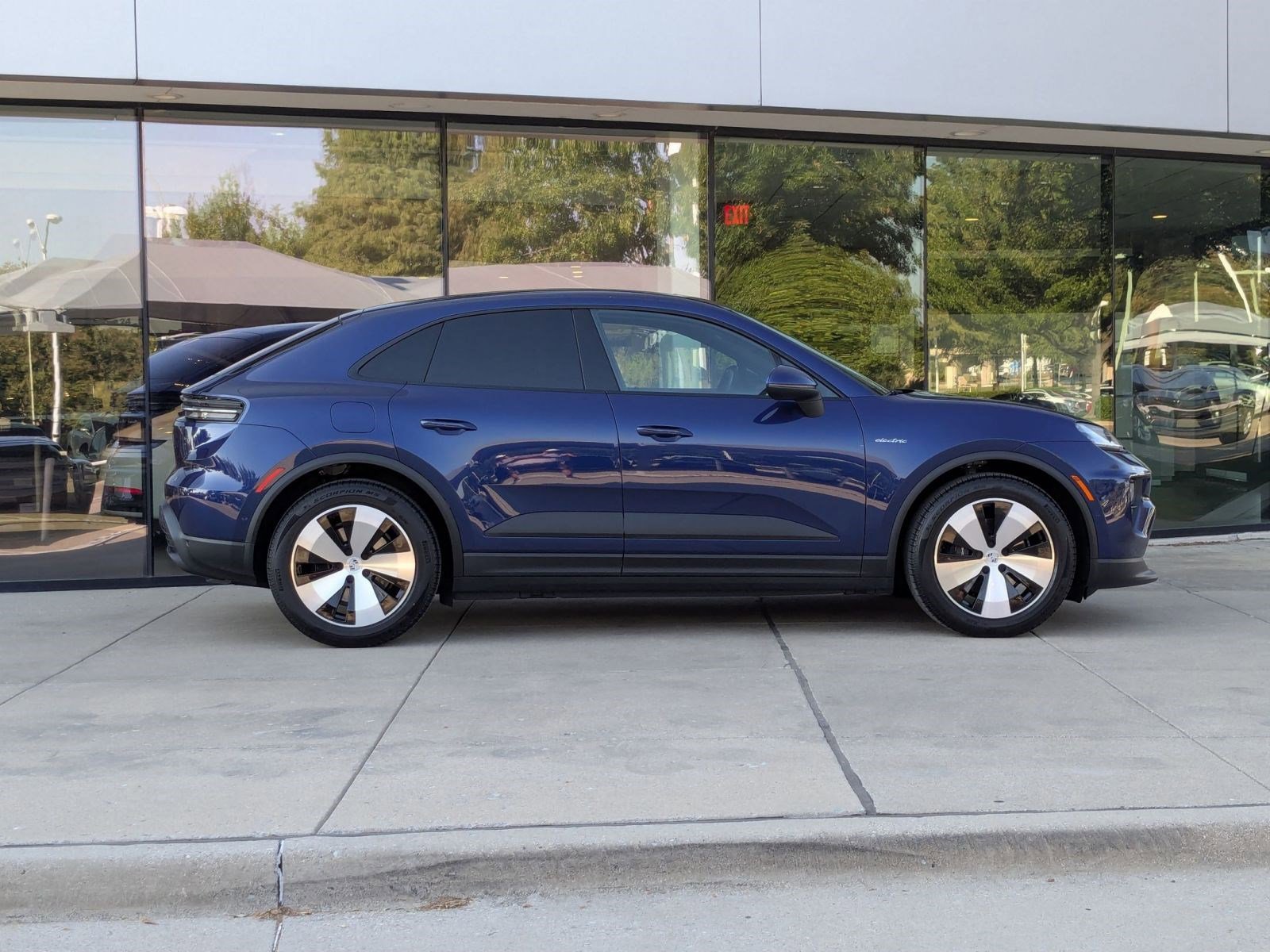 New 2025 Porsche Macan 4 Electric image 8