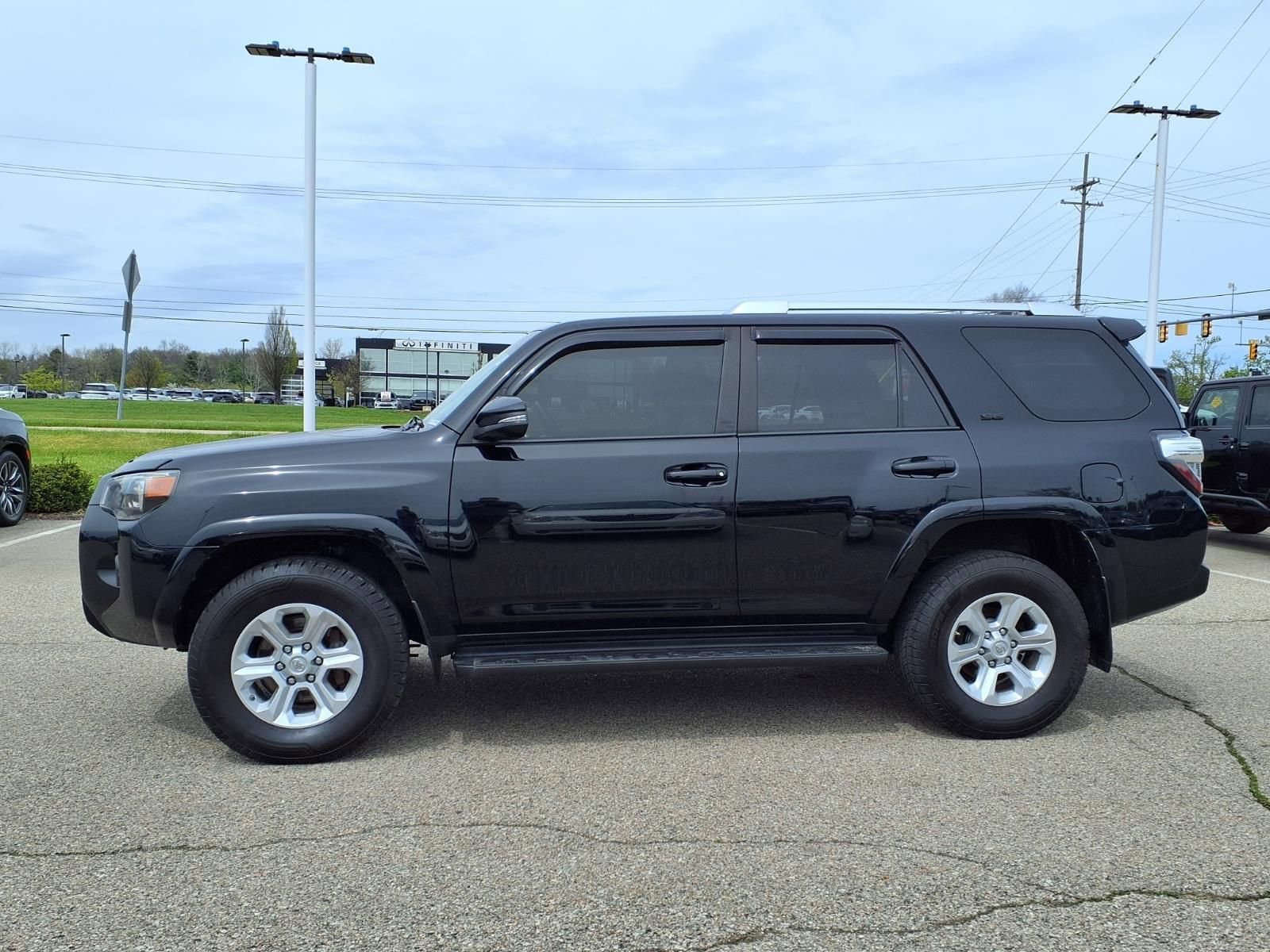 Used 2017 Toyota 4Runner SR5 Premium AWD/4WD image 8