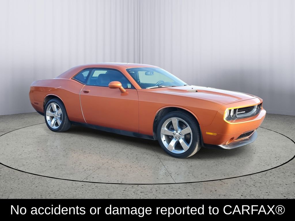Used 2011 Dodge Challenger image 2