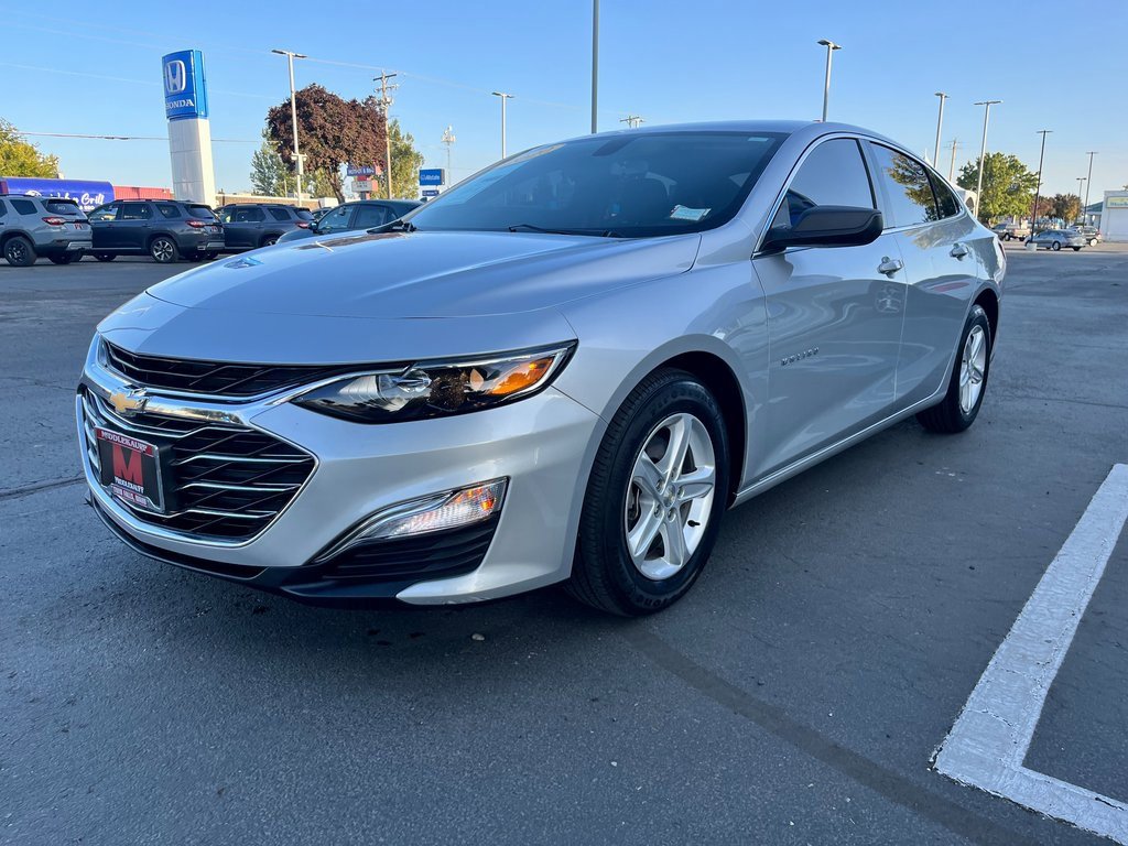 Used 2020 Chevrolet Malibu LS image 2