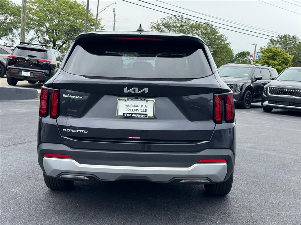 Certified 2025 Kia Sorento LX FWD image 4