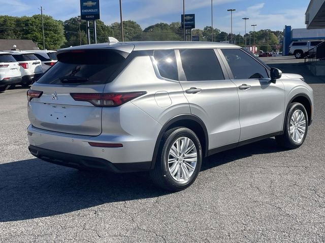 Used 2024 Mitsubishi Outlander ES AWD/4WD image 3