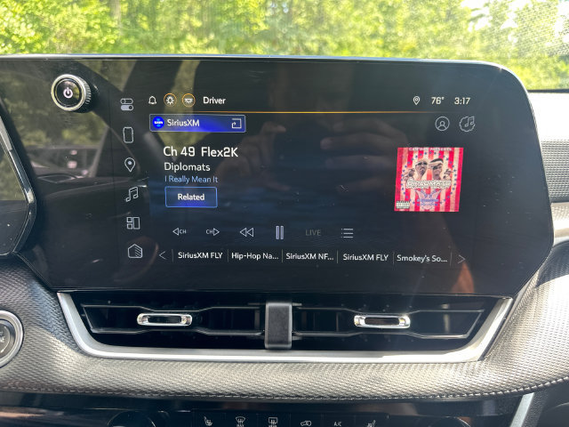 Used 2025 Chevrolet Equinox LT AWD/4WD image 35