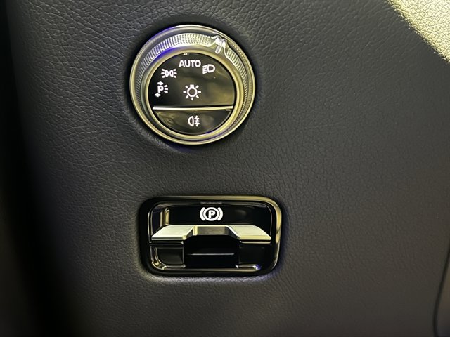 Used 2024 Mercedes-Benz GLC 43 AMG 4MATIC image 43