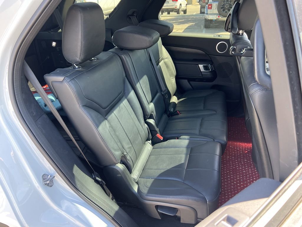 Used 2020 Land Rover Discovery HSE image 20