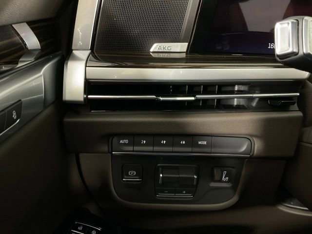 Certified 2026 Cadillac Escalade Luxury AWD/4WD image 23