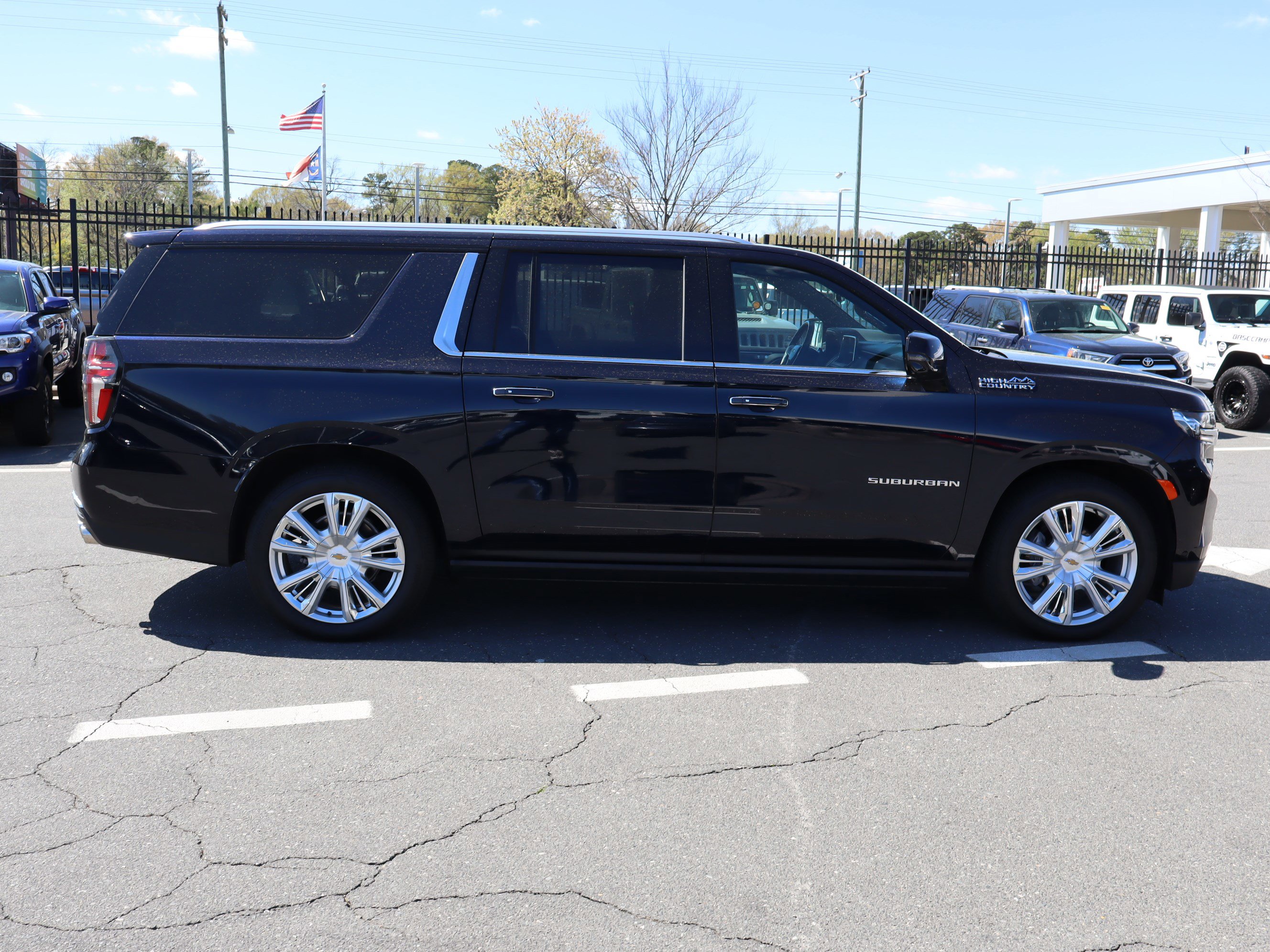 Used 2024 Chevrolet Suburban High Country w/ Advanced Technology Package AWD/4WD image 11
