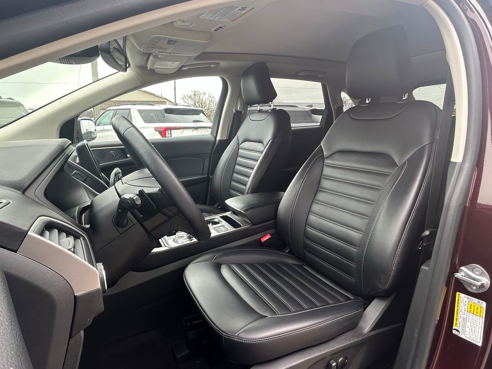 Used 2024 Ford Edge SEL w/ Convenience Package image 11