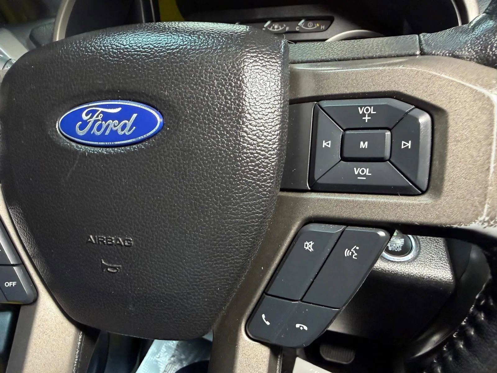 Used 2018 Ford Expedition Max XLT w/ Equipment Group 201A AWD/4WD image 34