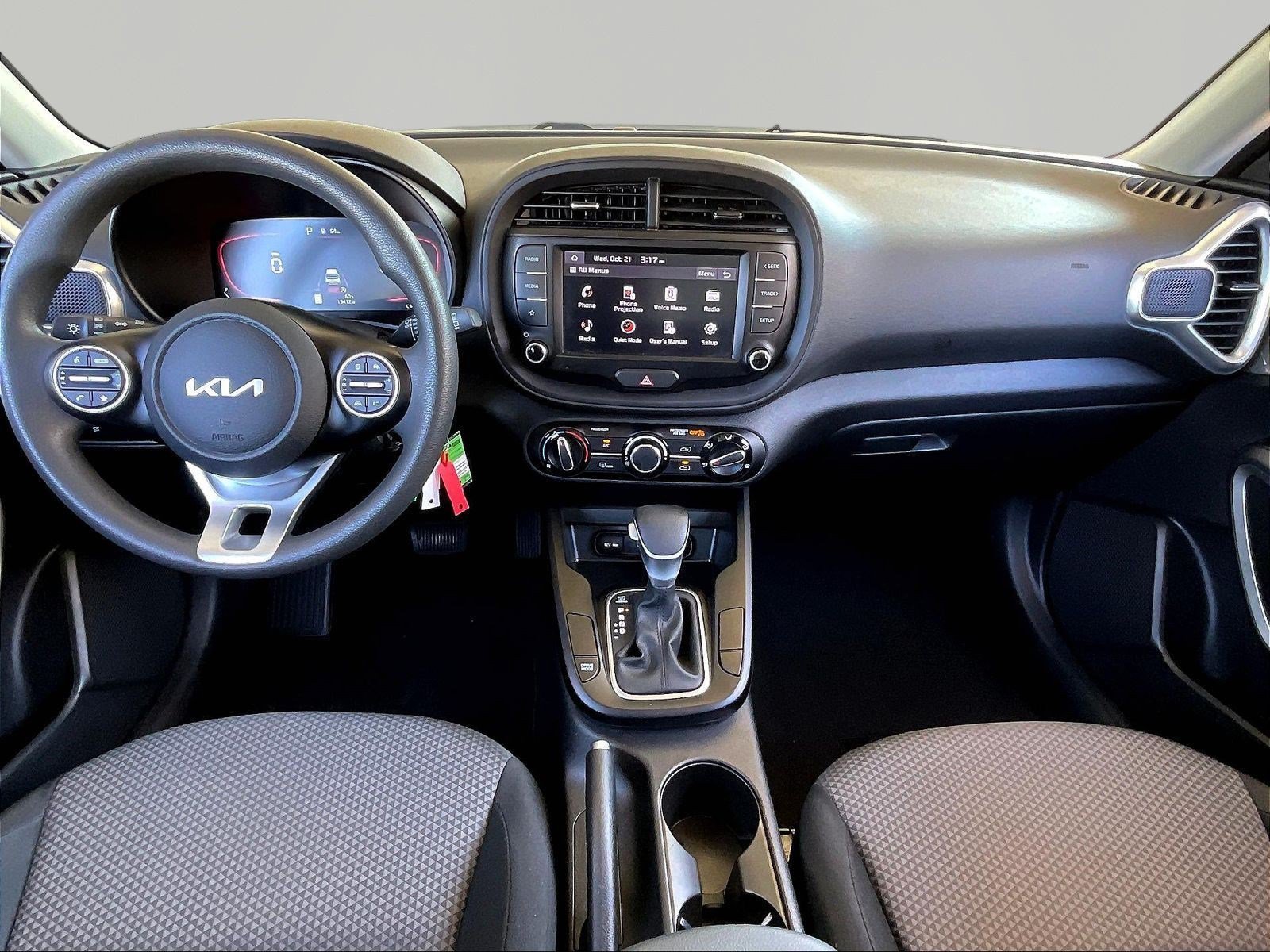 Used 2023 Kia Soul LX w/ LX Technology Package FWD image 7