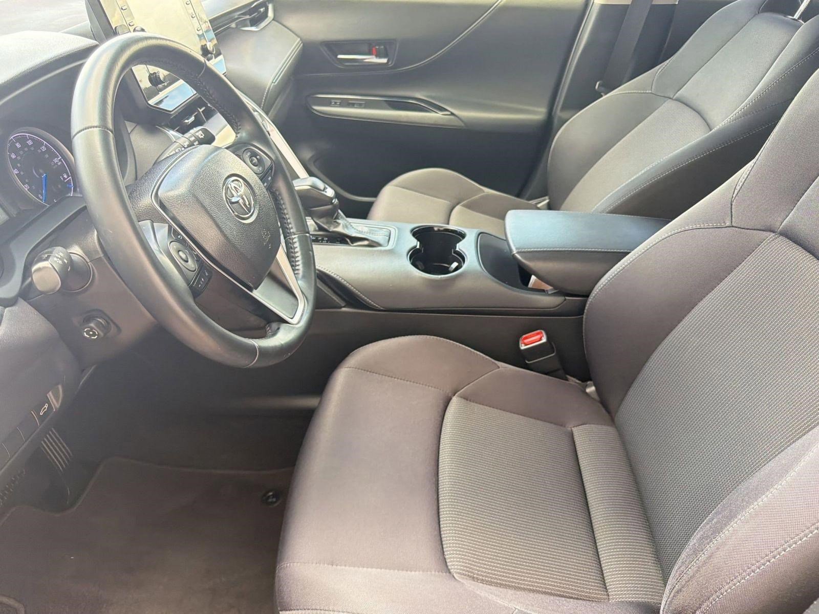 Used 2022 Toyota Venza LE AWD/4WD image 5