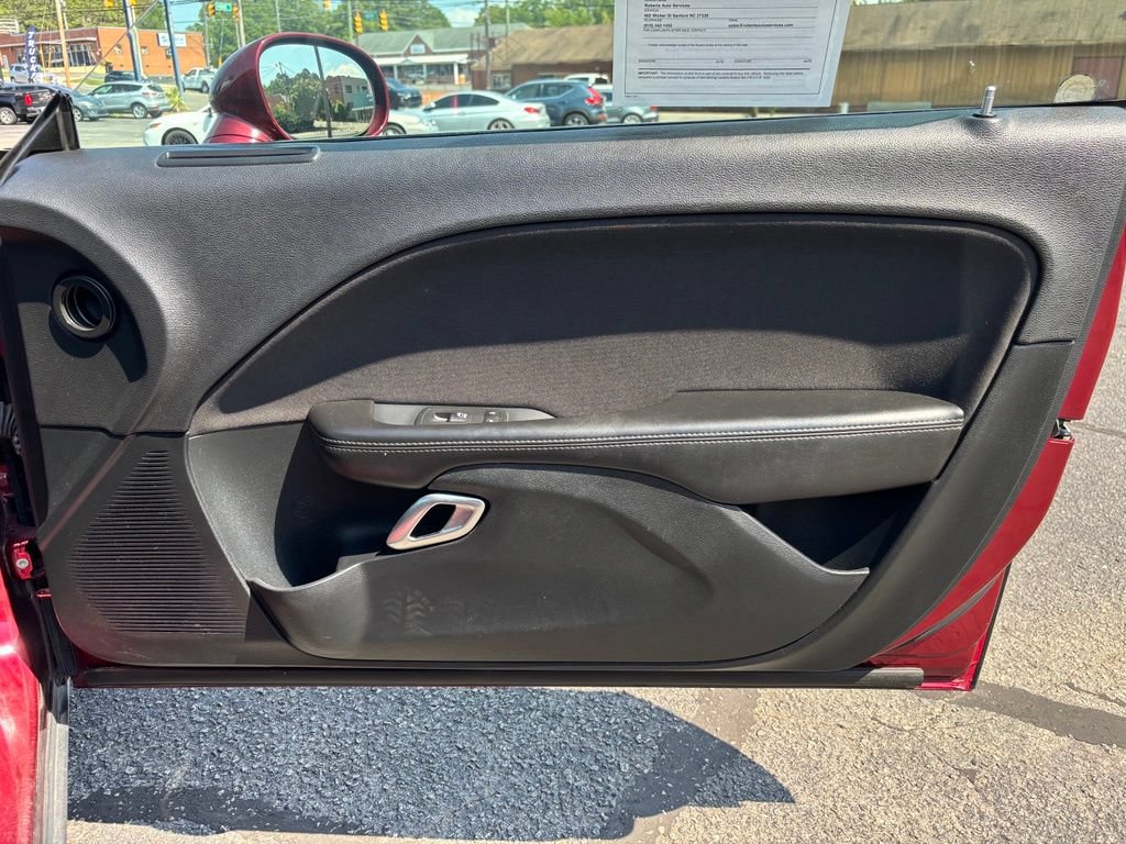 Used 2018 Dodge Challenger SXT RWD image 21
