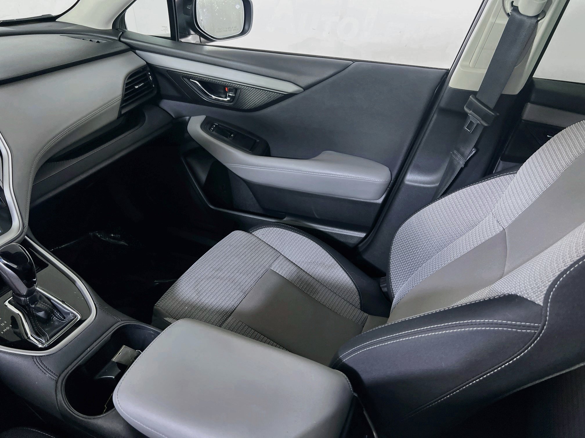 Used 2023 Subaru Outback Premium AWD/4WD image 24