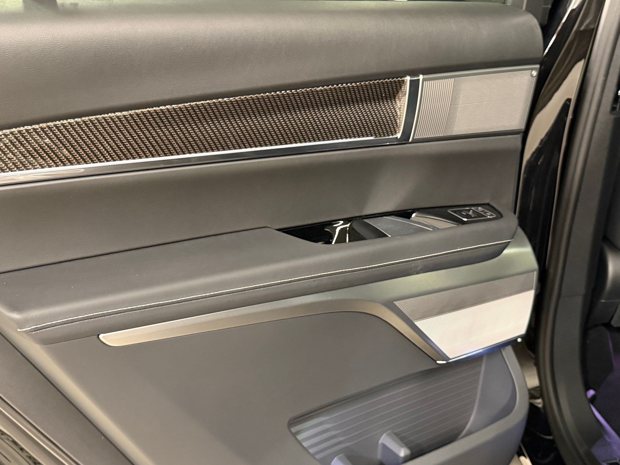 New 2027 Cadillac Vistiq Luxury AWD/4WD image 44