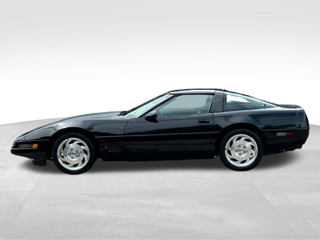 Used 1995 Chevrolet Corvette Coupe RWD image 12