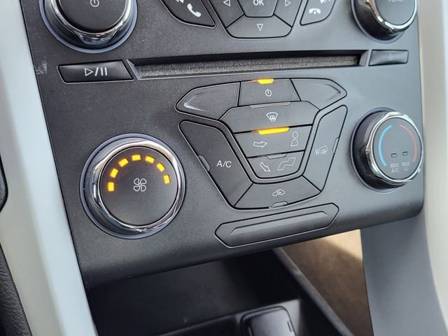 Used 2015 Ford Fusion SE w/ Equipment Group 201A image 18