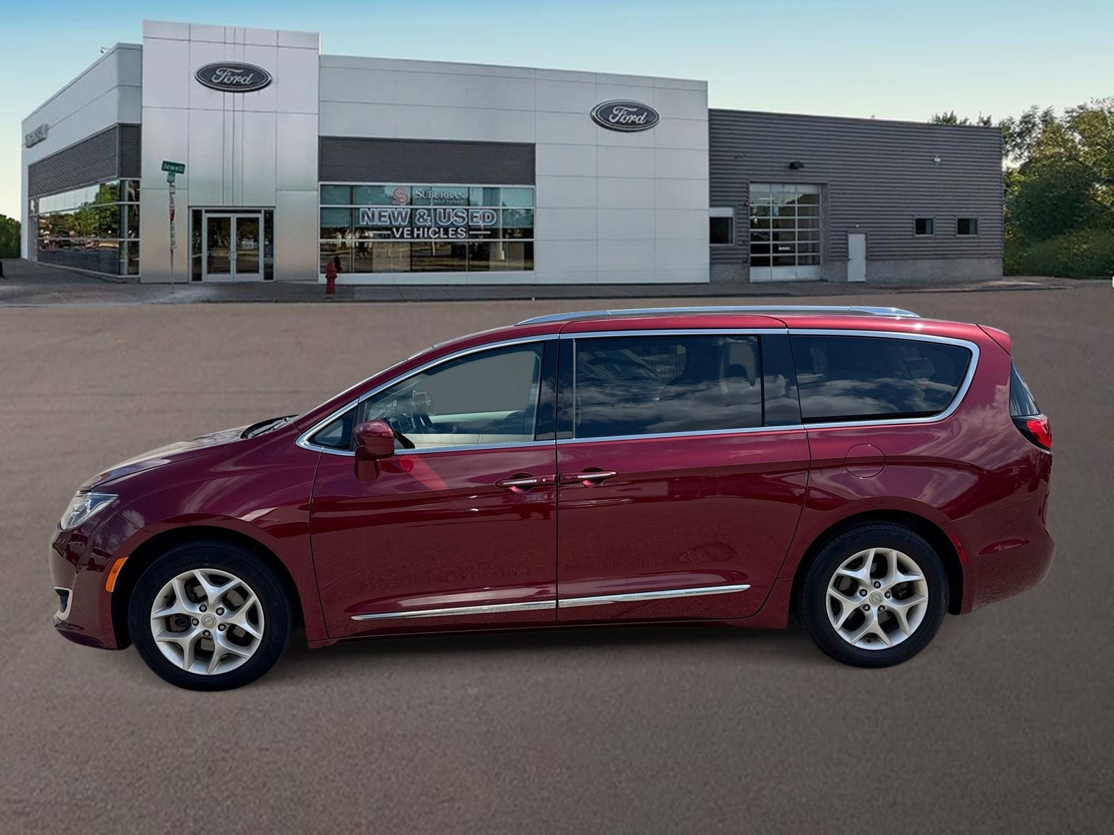 Used 2018 Chrysler Pacifica Touring-L Plus w/ Tire & Wheel Group image 7