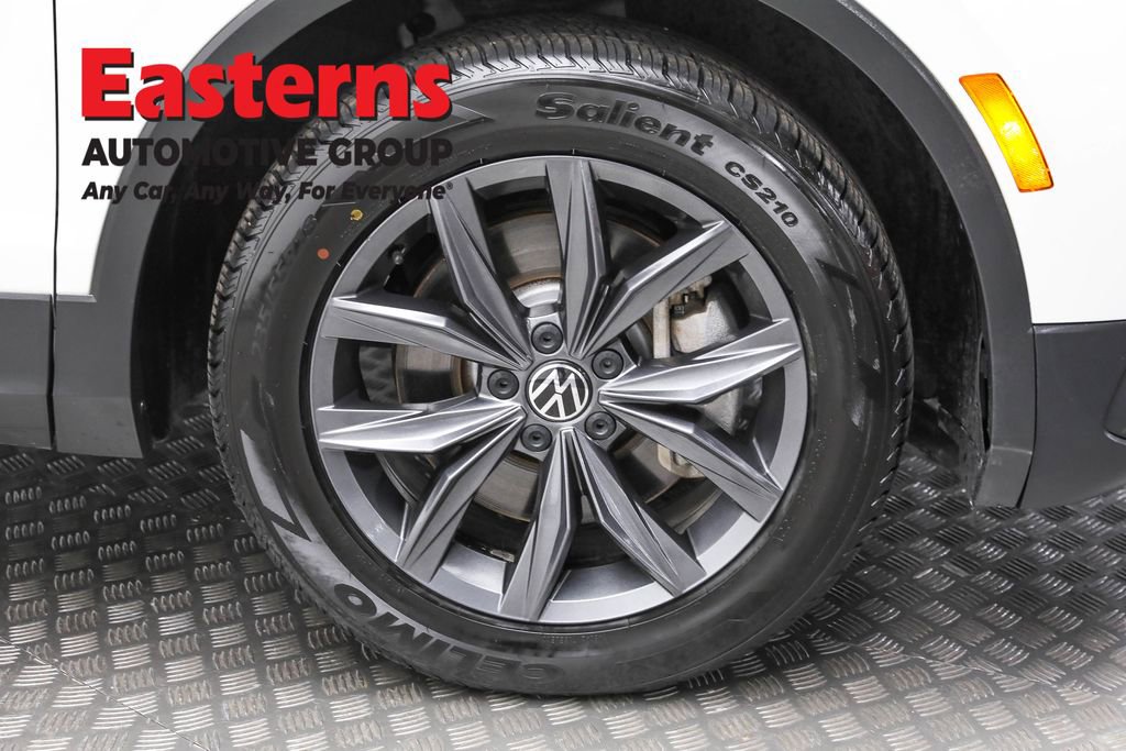 Used 2023 Volkswagen Tiguan SE image 30