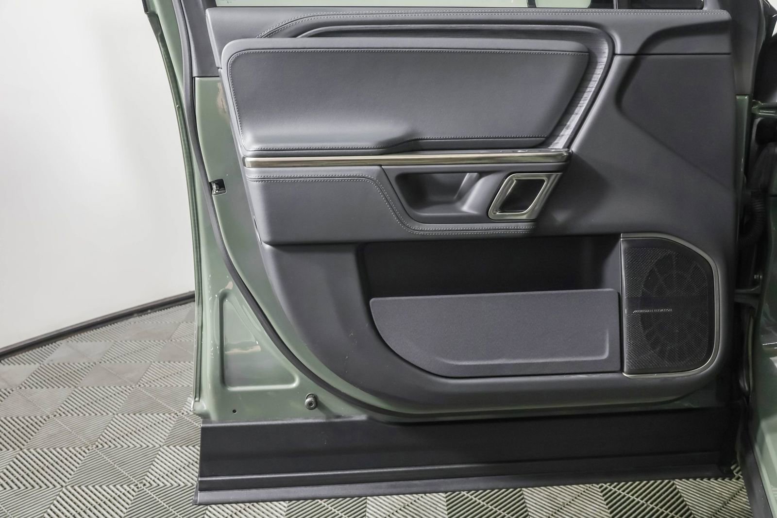 Used 2022 Rivian R1S Launch Edition AWD/4WD image 33