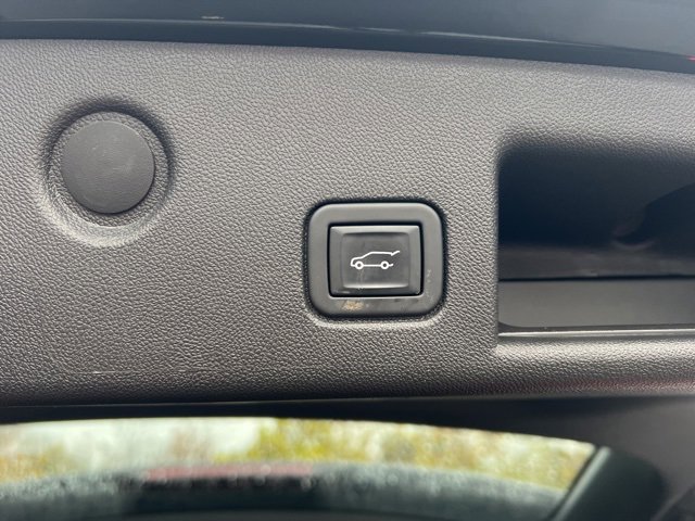 Used 2023 Chevrolet Equinox RS image 18