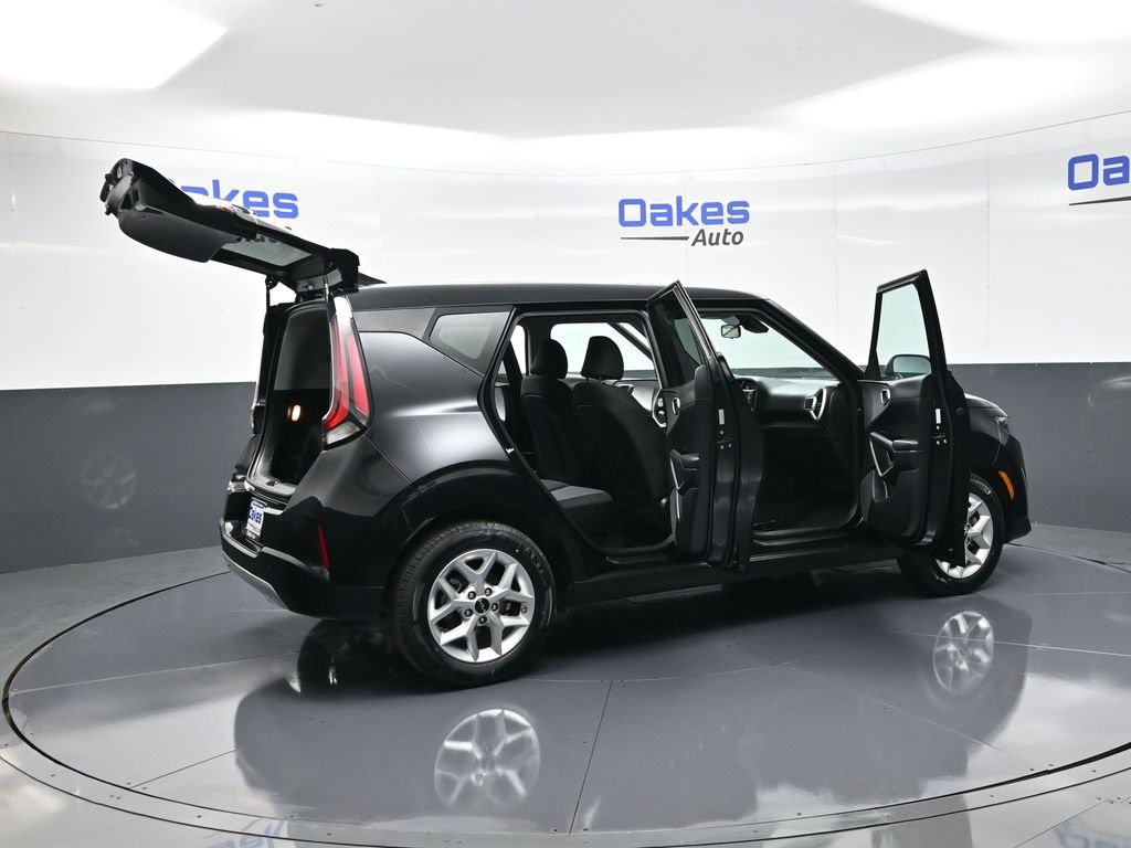Certified 2024 Kia Soul LX w/ Option Group 015 image 49
