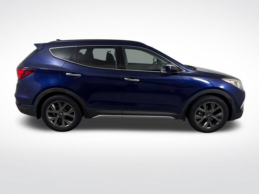 Used 2018 Hyundai Santa Fe Sport w/ Cargo Package FWD image 2