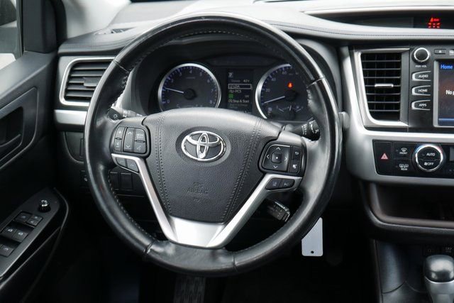 Used 2018 Toyota Highlander Plus image 15