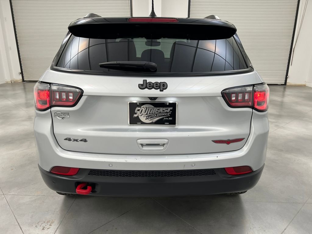 Used 2025 Jeep Compass Trailhawk AWD/4WD image 6