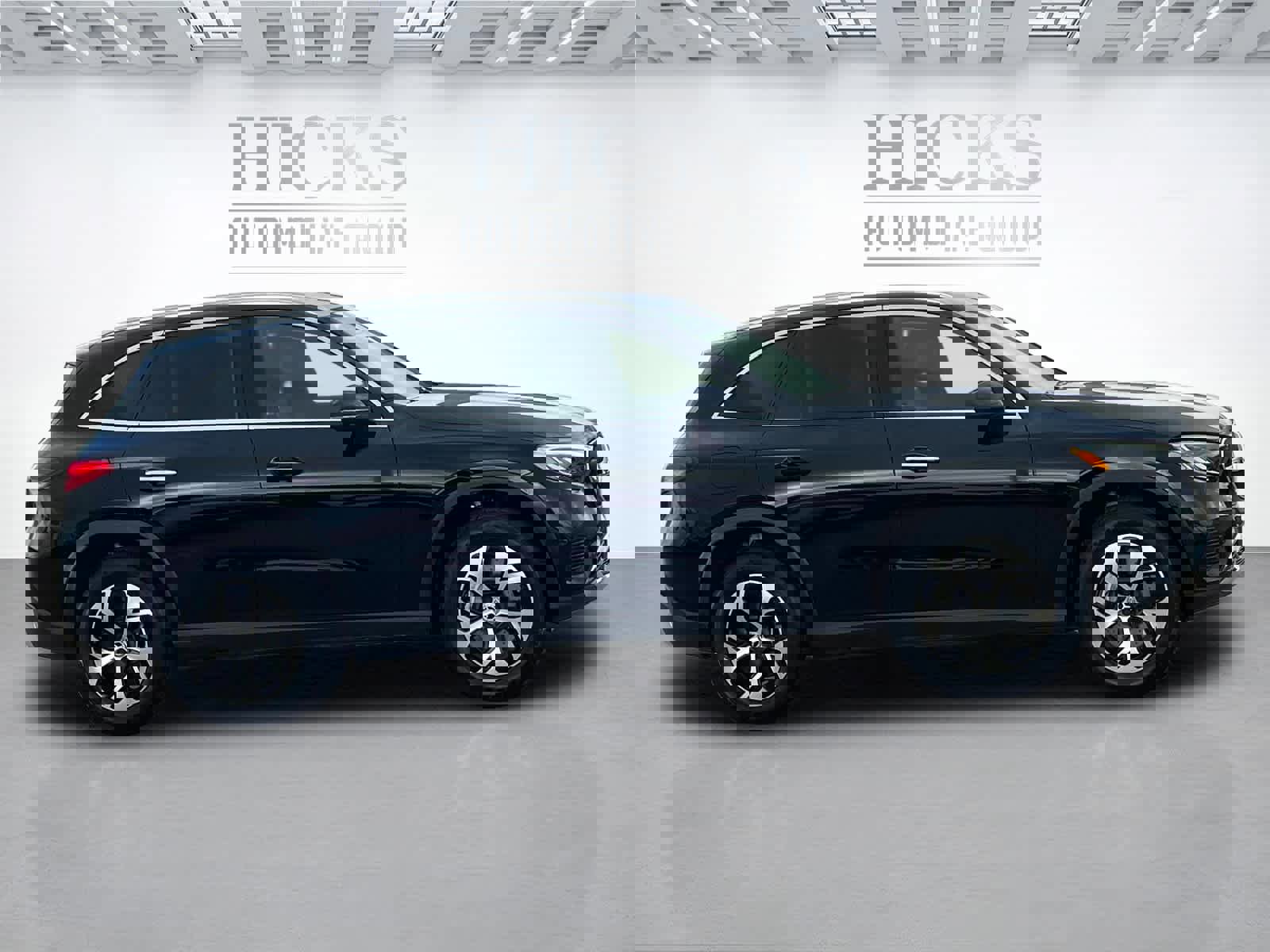 Used 2025 Mercedes-Benz GLC 350e 4MATIC image 4