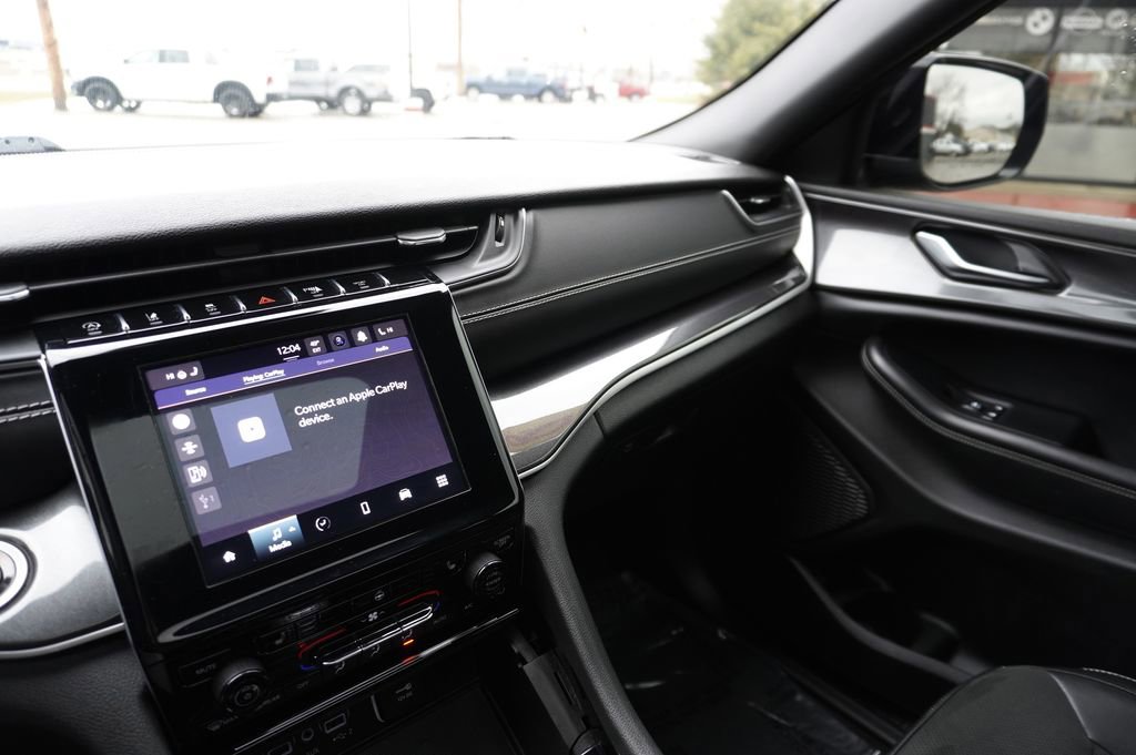 Used 2023 Jeep Grand Cherokee Altitude image 19