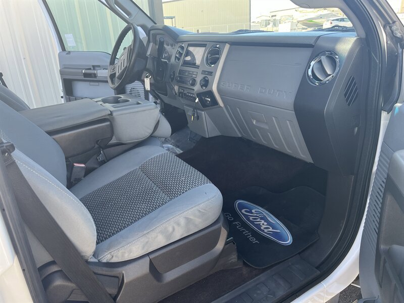 Used 2015 Ford F350 XLT w/ XLT Premium Package image 12