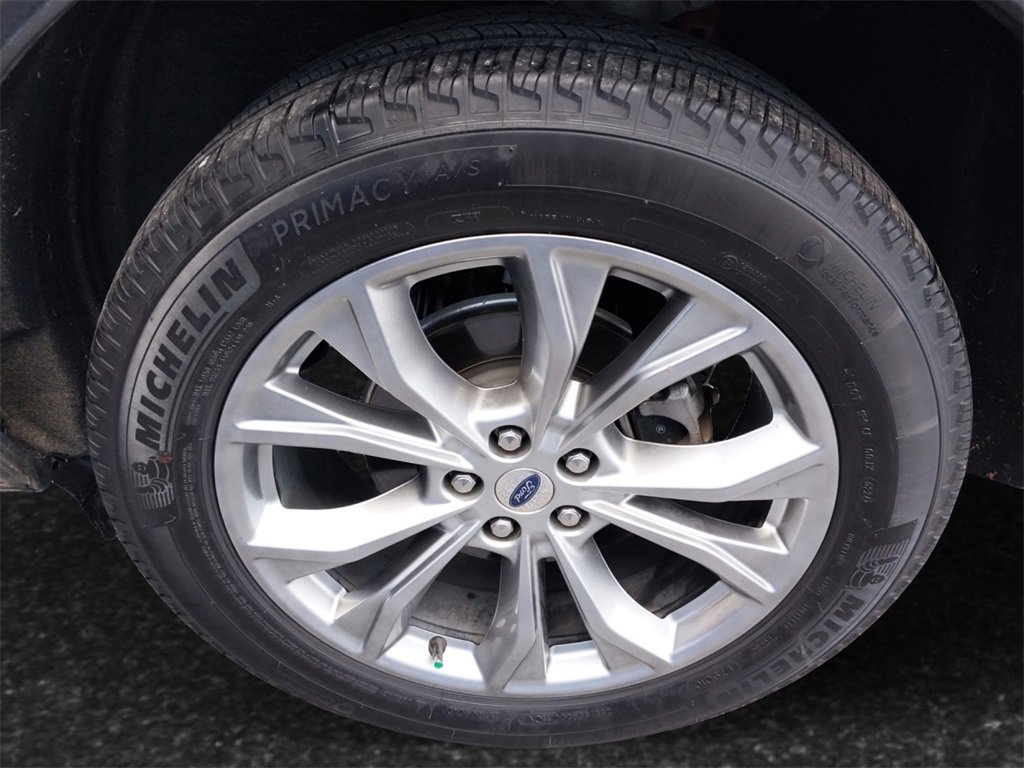 Used 2024 Ford Explorer XLT w/ Equipment Group 202A image 12