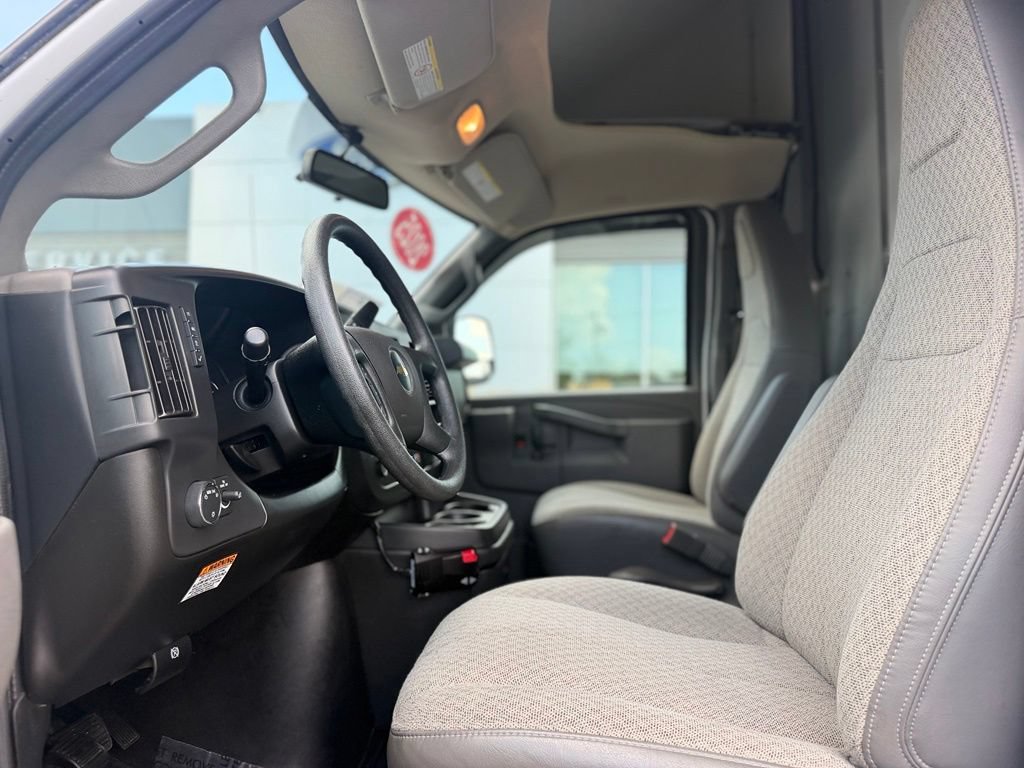 Used 2025 Chevrolet Express 3500 w/ Power Convenience Package RWD image 15