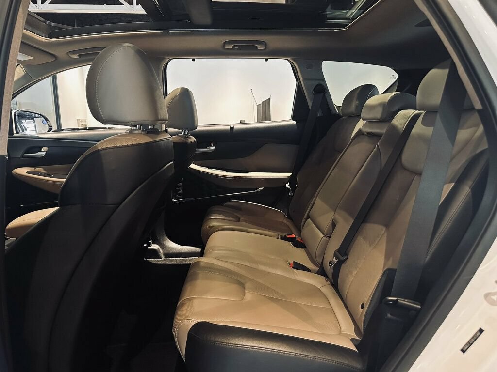 Used 2020 Hyundai Santa Fe SEL w/ Convenience + Premium Package AWD/4WD image 18