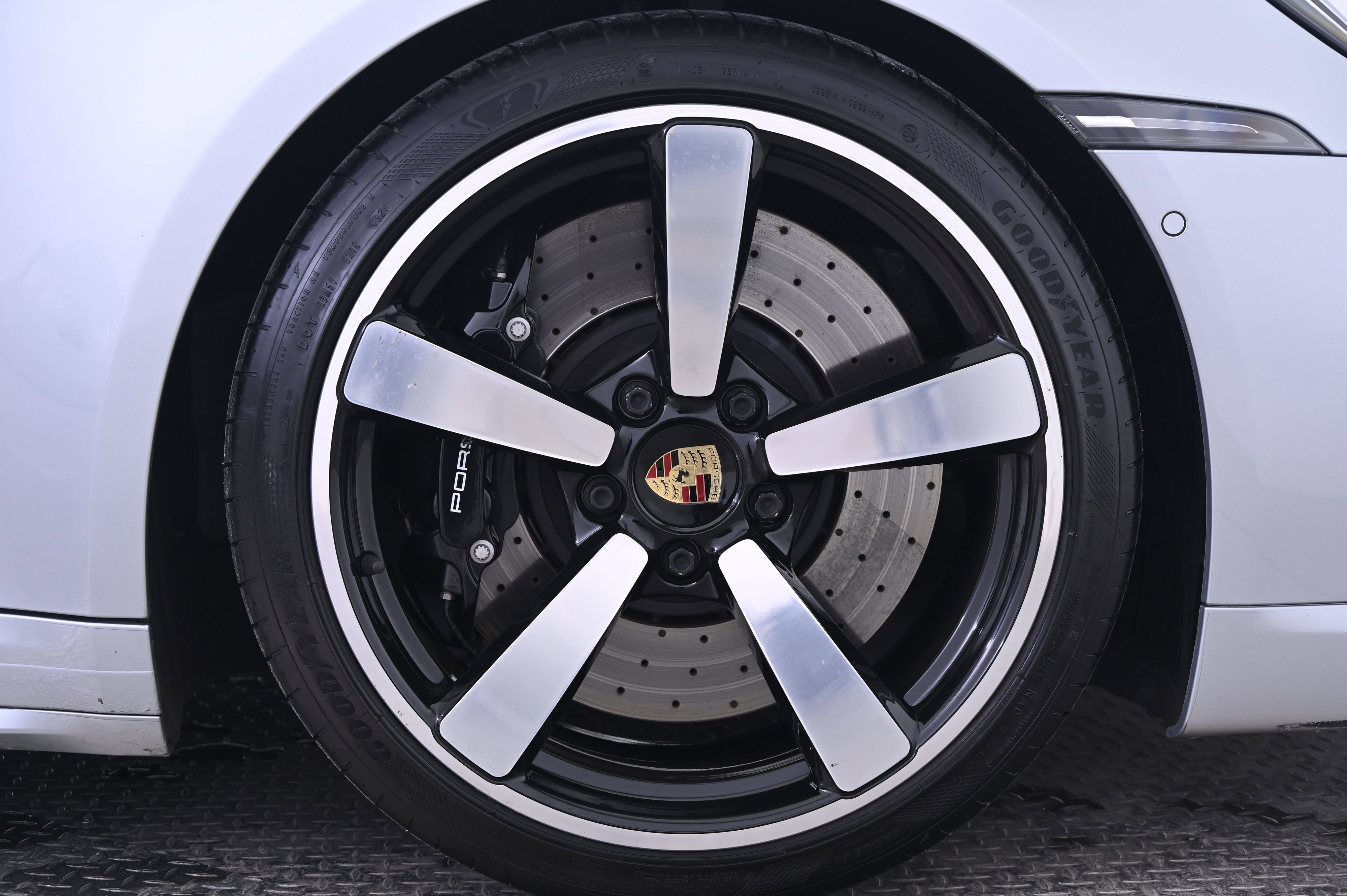 Certified 2022 Porsche 911 Turbo image 17