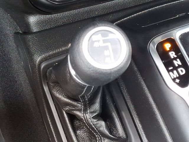 Used 2025 Jeep Wrangler Unlimited Sahara AWD/4WD image 24