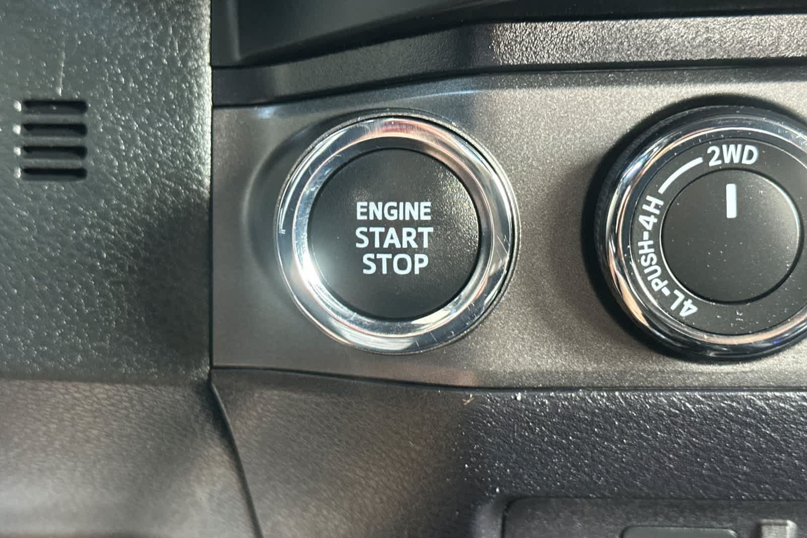 Used 2021 Toyota Tacoma TRD Off-Road AWD/4WD image 21