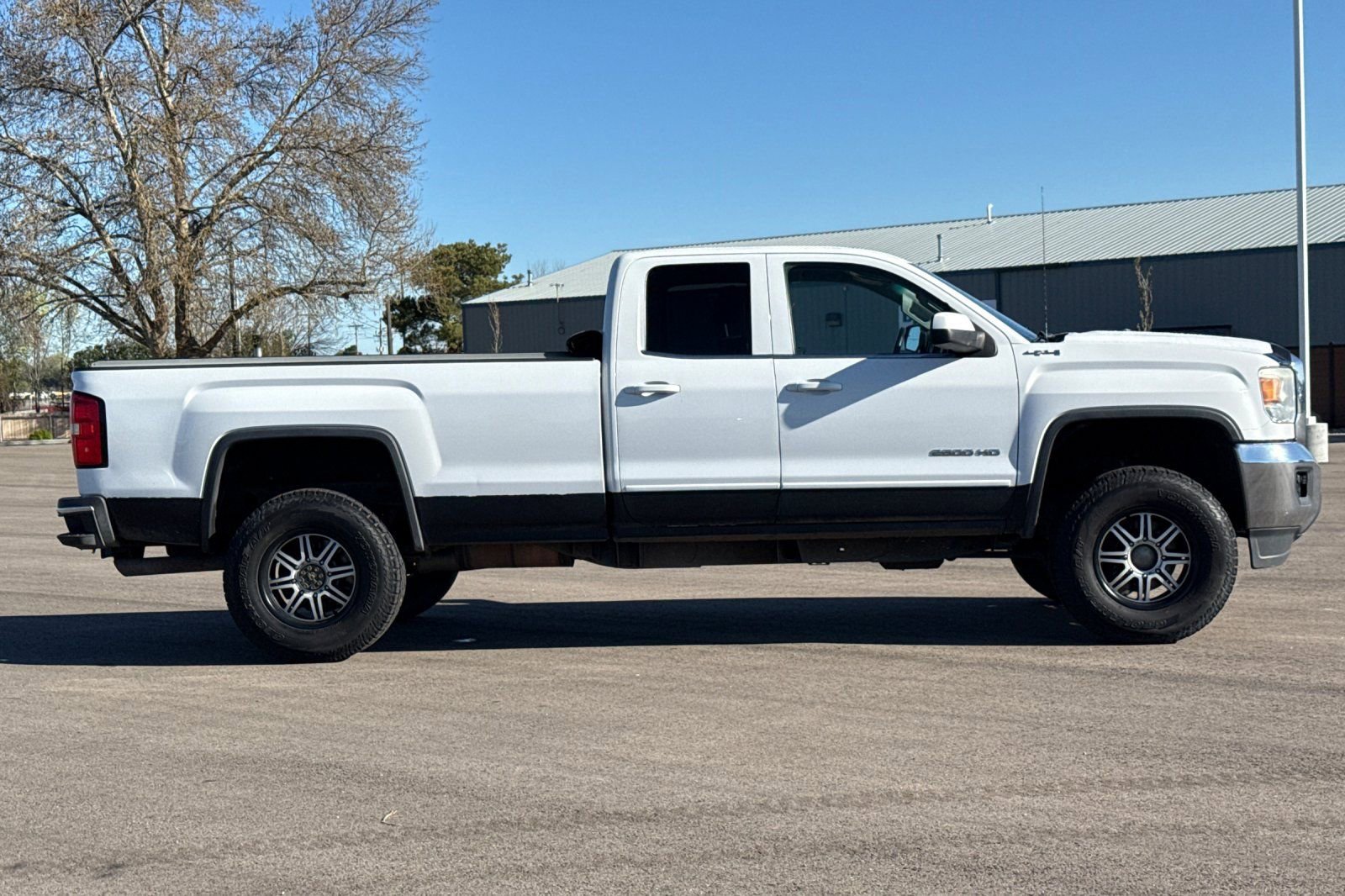 Used 2015 GMC Sierra 2500 SLE AWD/4WD image 3
