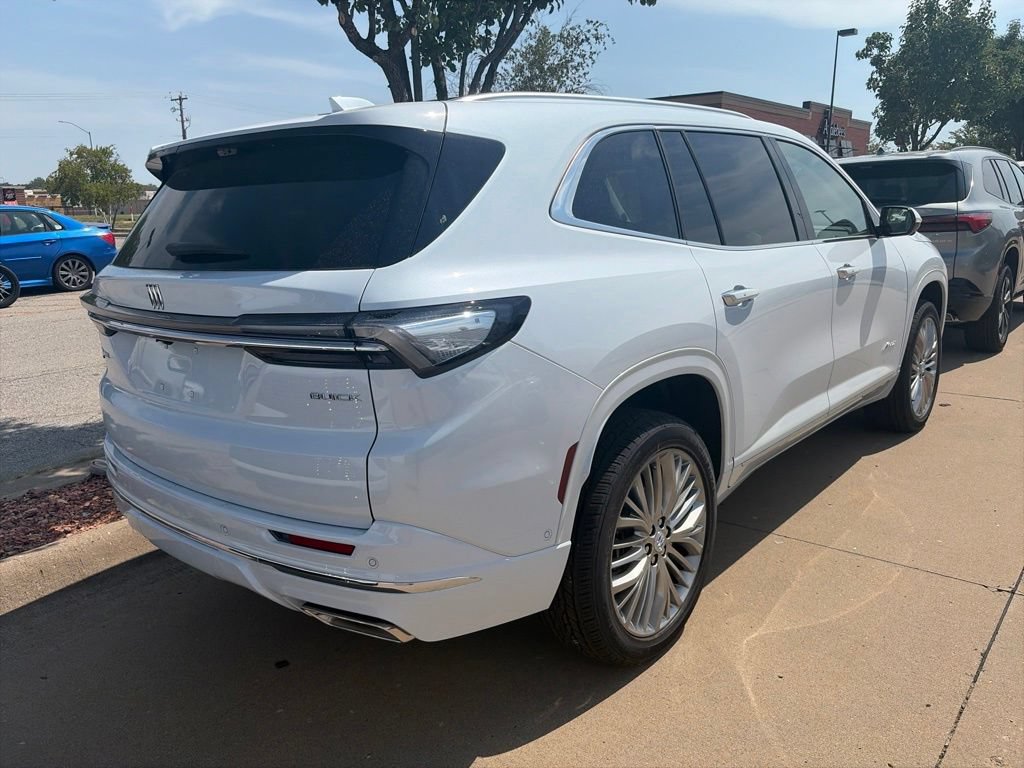 New 2027 Buick Enclave Avenir AWD/4WD image 2